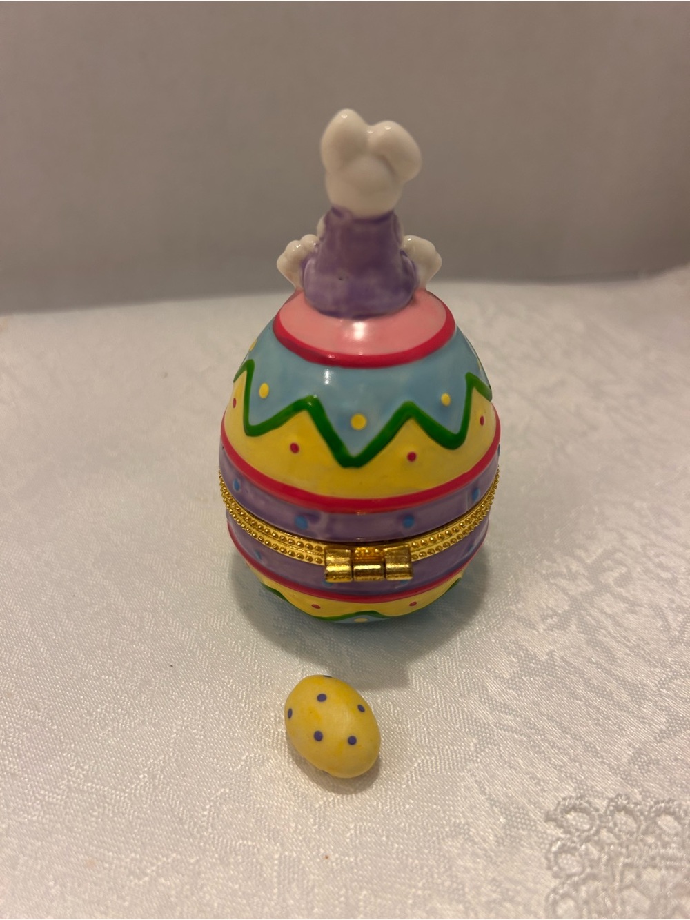 Ceramic Easter Bunny Egg Shaped Hinged Trinket Box & Miniature Egg Insert - Picture 2 of 4